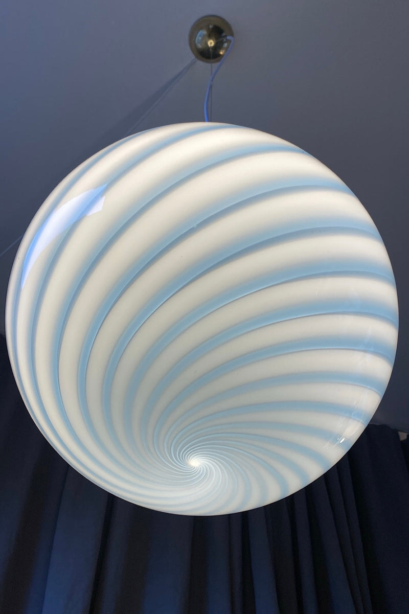Stor Murano Candy-pendel blå swirl D:40 cm