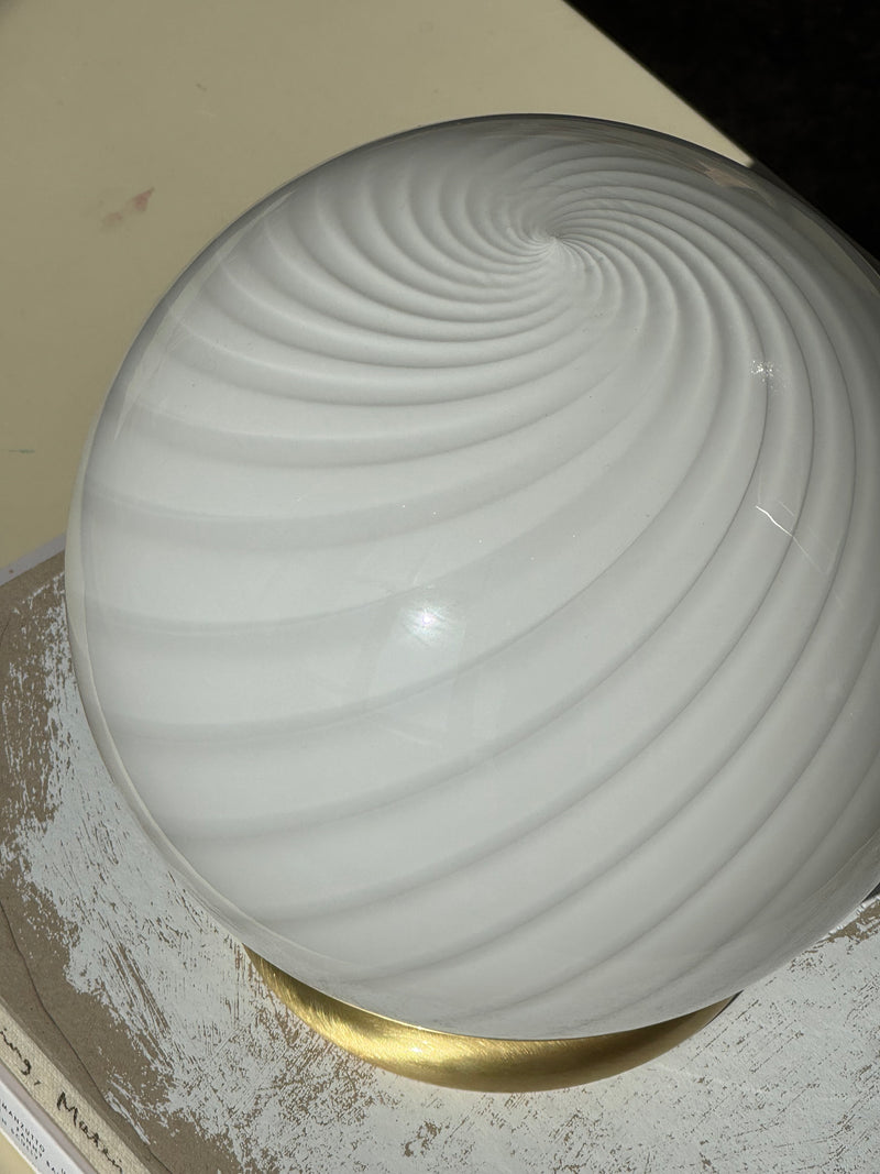 Murano Candy bordslampa vit swirl D:20 cm