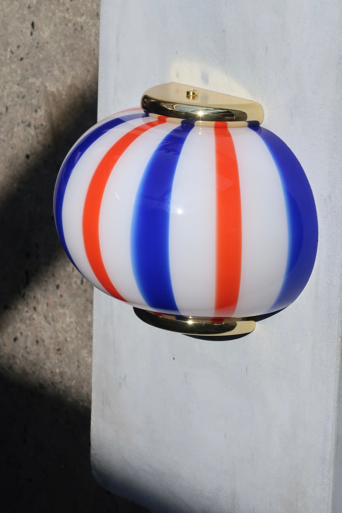 Murano Candy vägglampa blå/röd randig 21x15cm