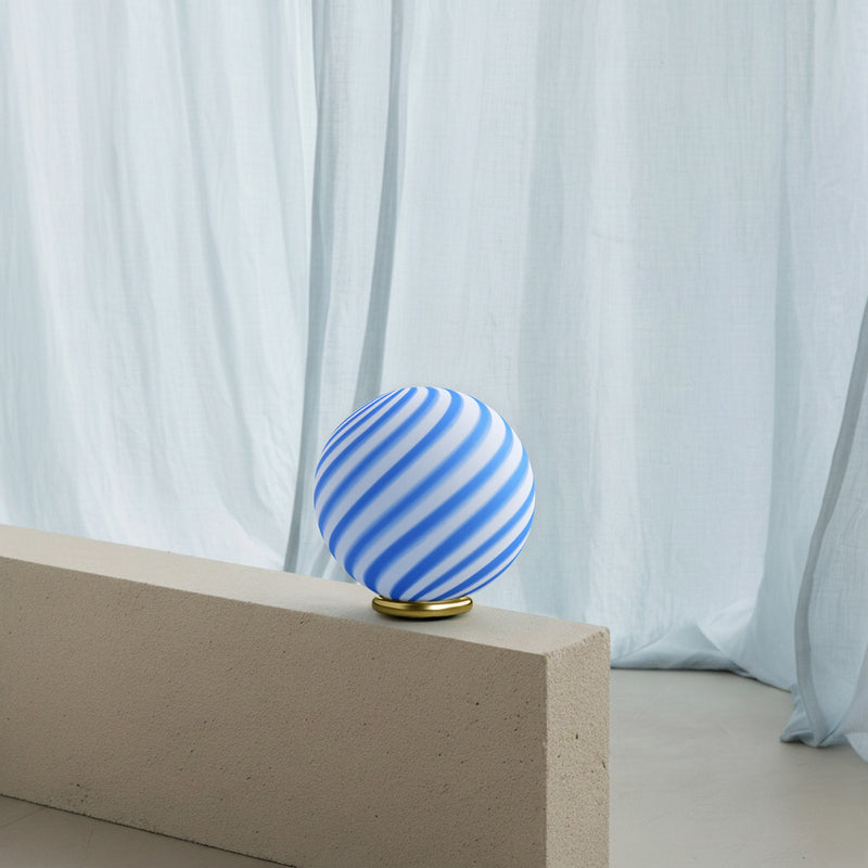 Murano Candy bordslampa blå/vit swirl D:30 cm