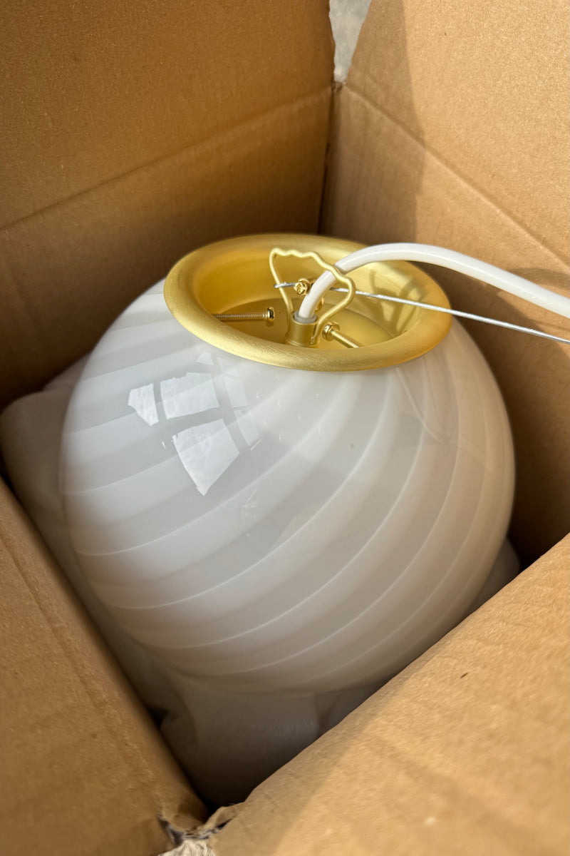 Murano Candy pendel vit swirl D:20 cm