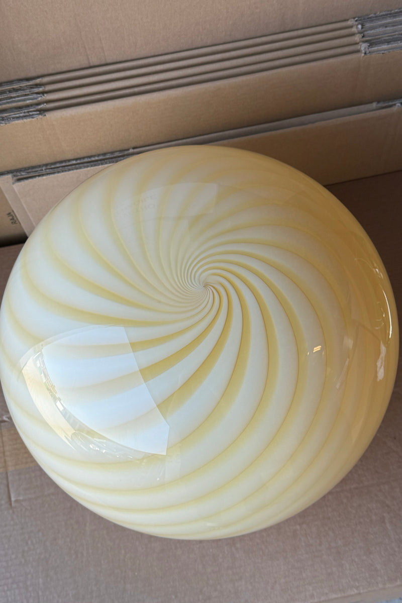 Stor Murano Candy oval pendel gul swirl D:40 cm