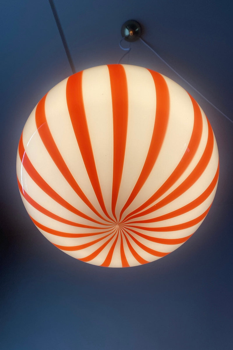 Stor Murano Candy lampa röd/vit vertikala ränder D:40 cm