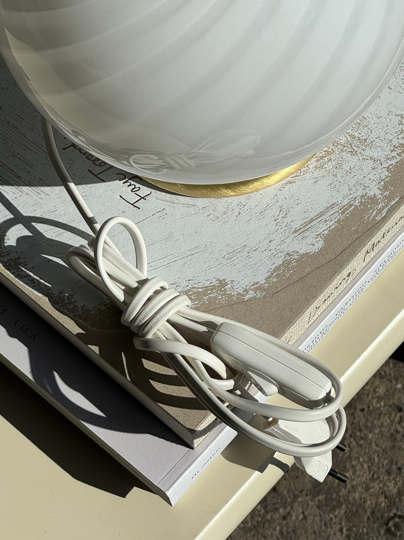 Murano Candy bordslampa vit swirl D:20 cm