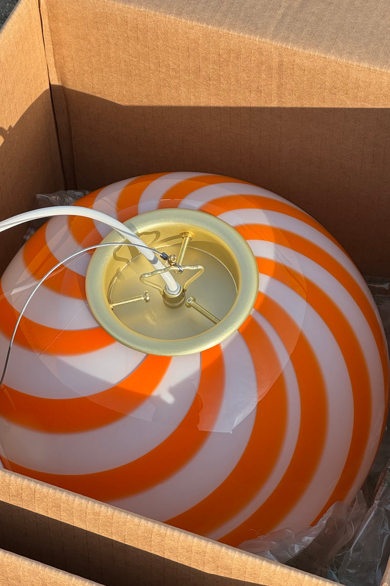 Murano Candy pendel orange/vit swirl D:30 cm