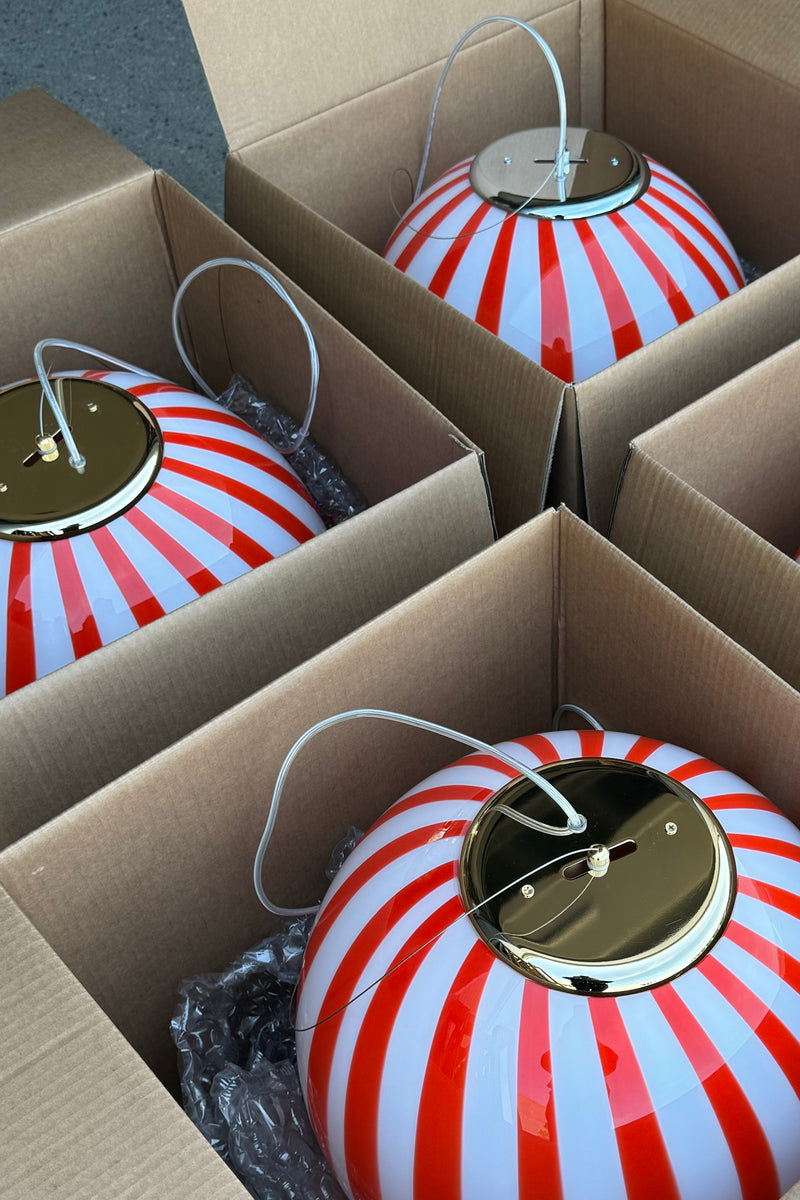 Stor Murano Candy lampa röd/vit vertikala ränder D:40 cm