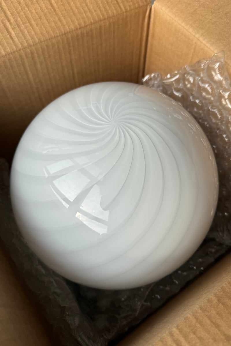Murano Candy pendel vit swirl D:30 cm
