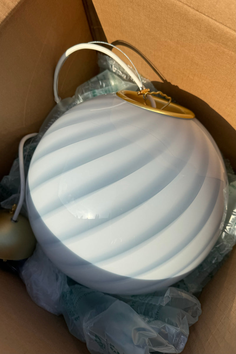 Murano Candy pendel ljusblå swirl D:30 cm