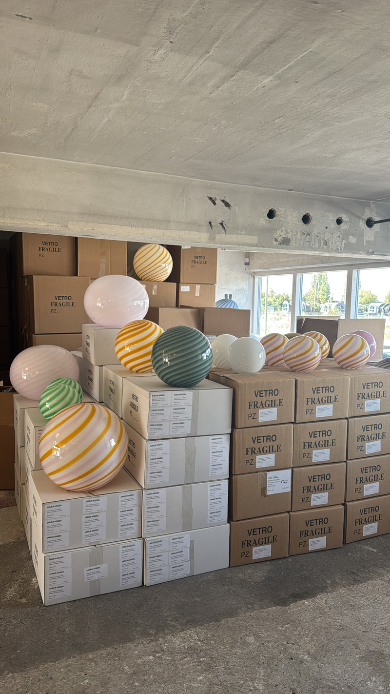 Murano Candy bordslampa petroleumgrön swirl D:30 cm