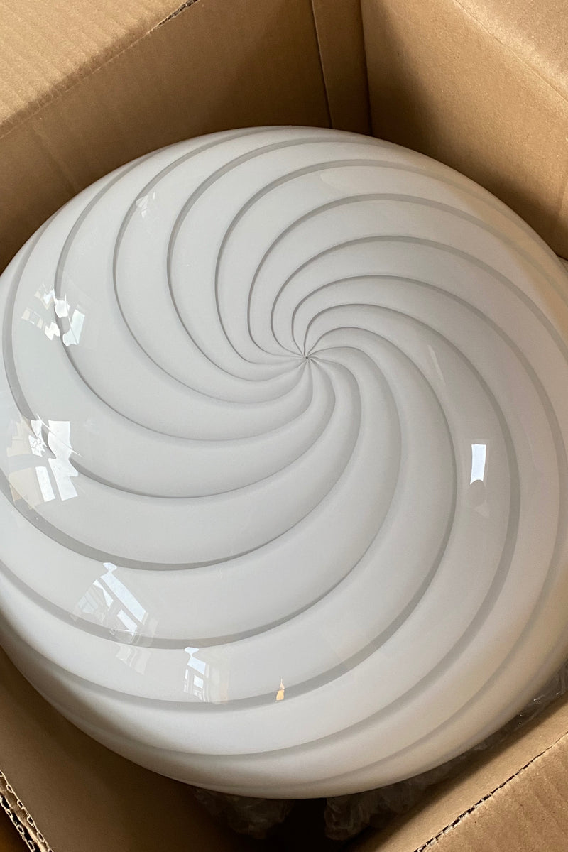 Murano oval vit swirl lampa pendel D:35 cm