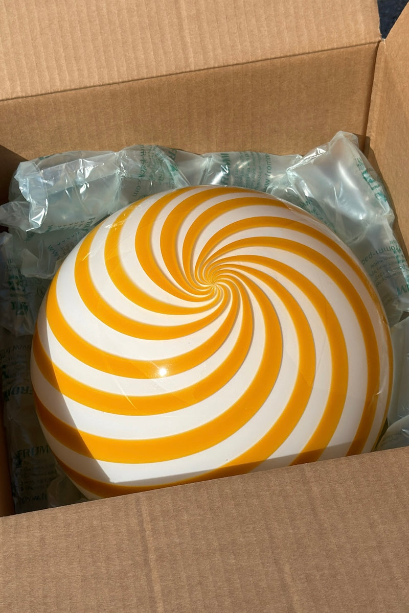 Murano Candy pendel gul/vitt swirl D:30 cm