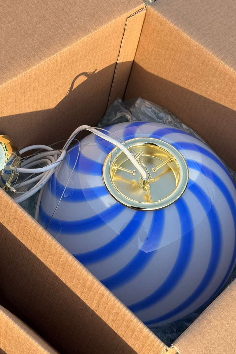 Murano Candy pendel blå/vit swirl D:30 cm