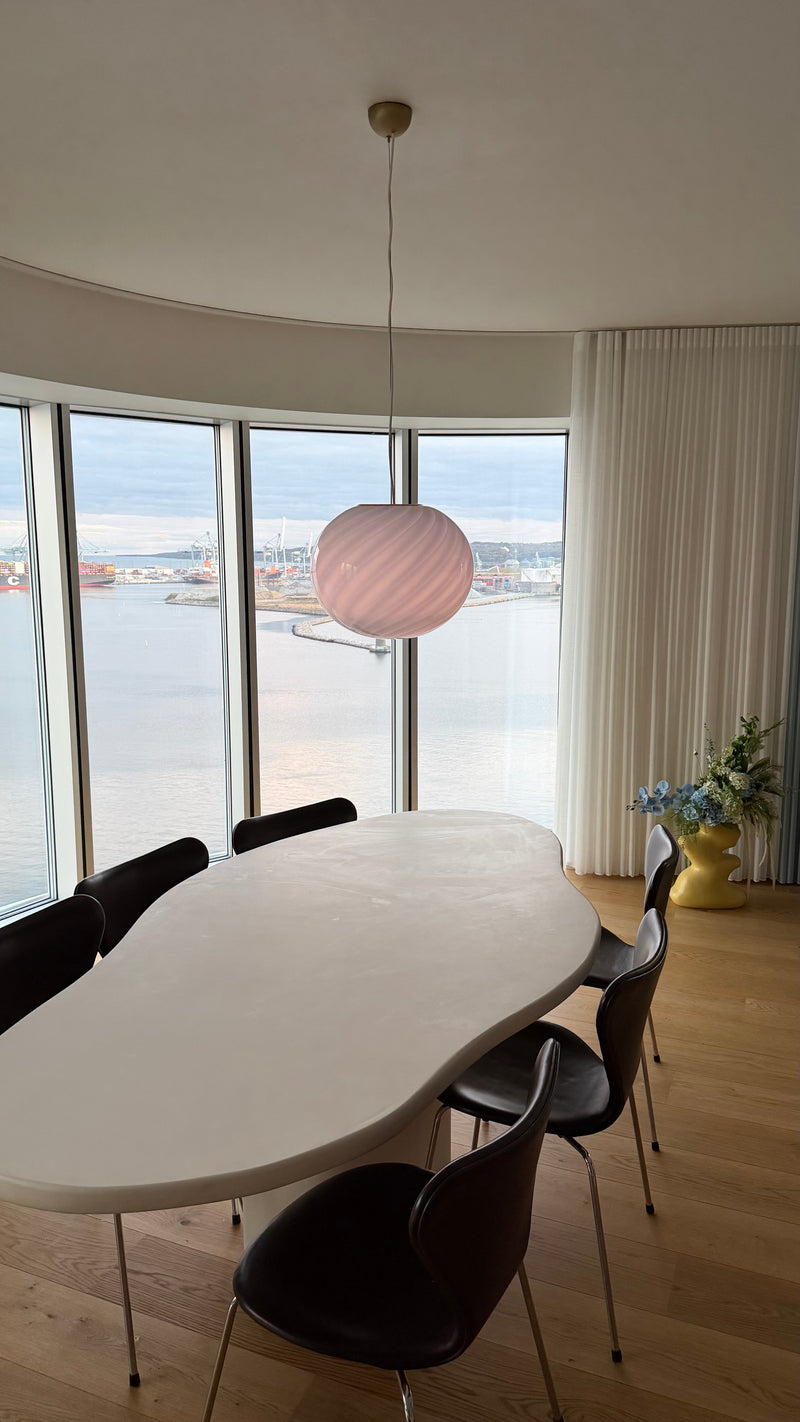 Stor Murano Candy oval pendel lyseblå swirl D:40 cm