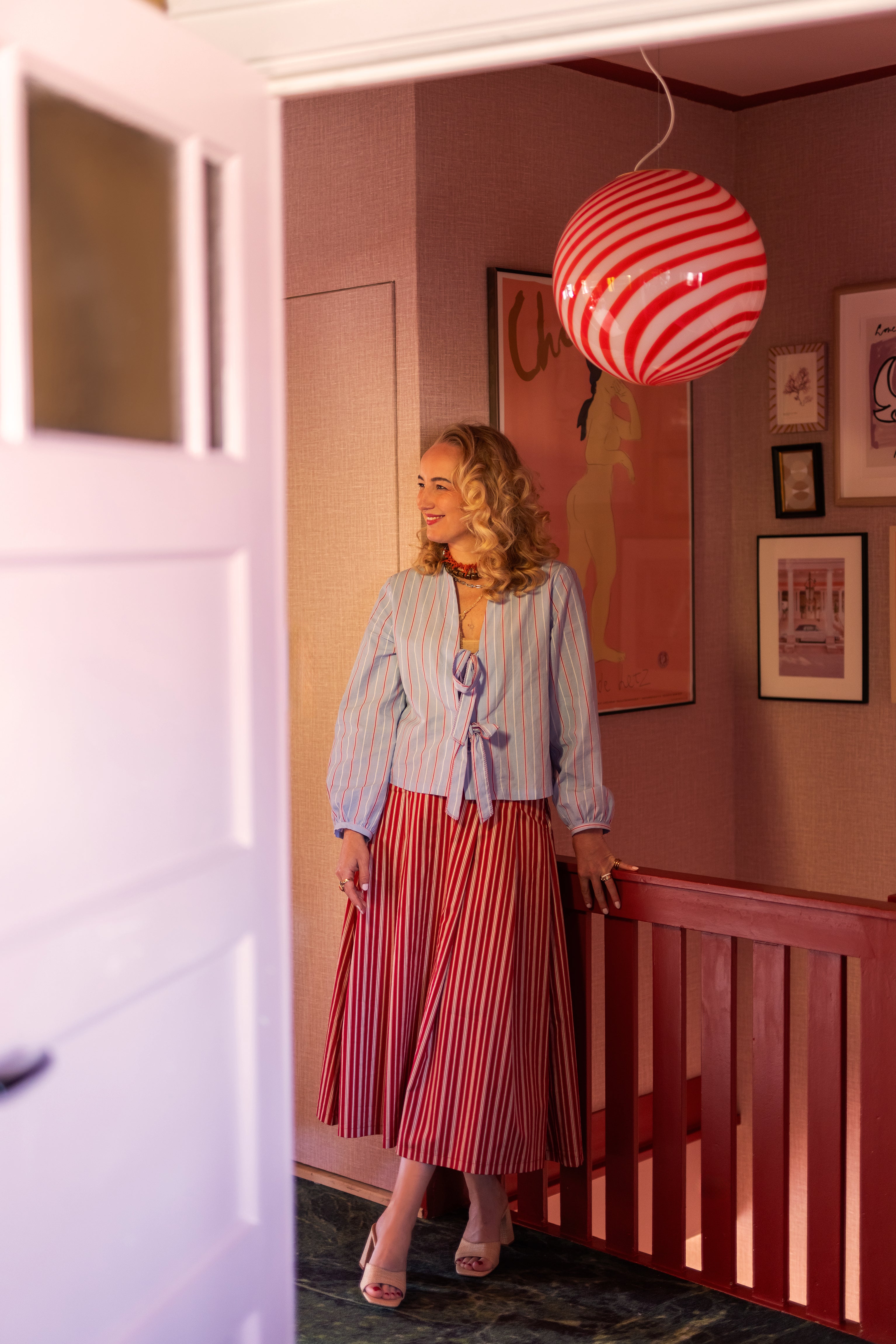 Stor Murano Candy pendel röd/vit swirl D:40 cm