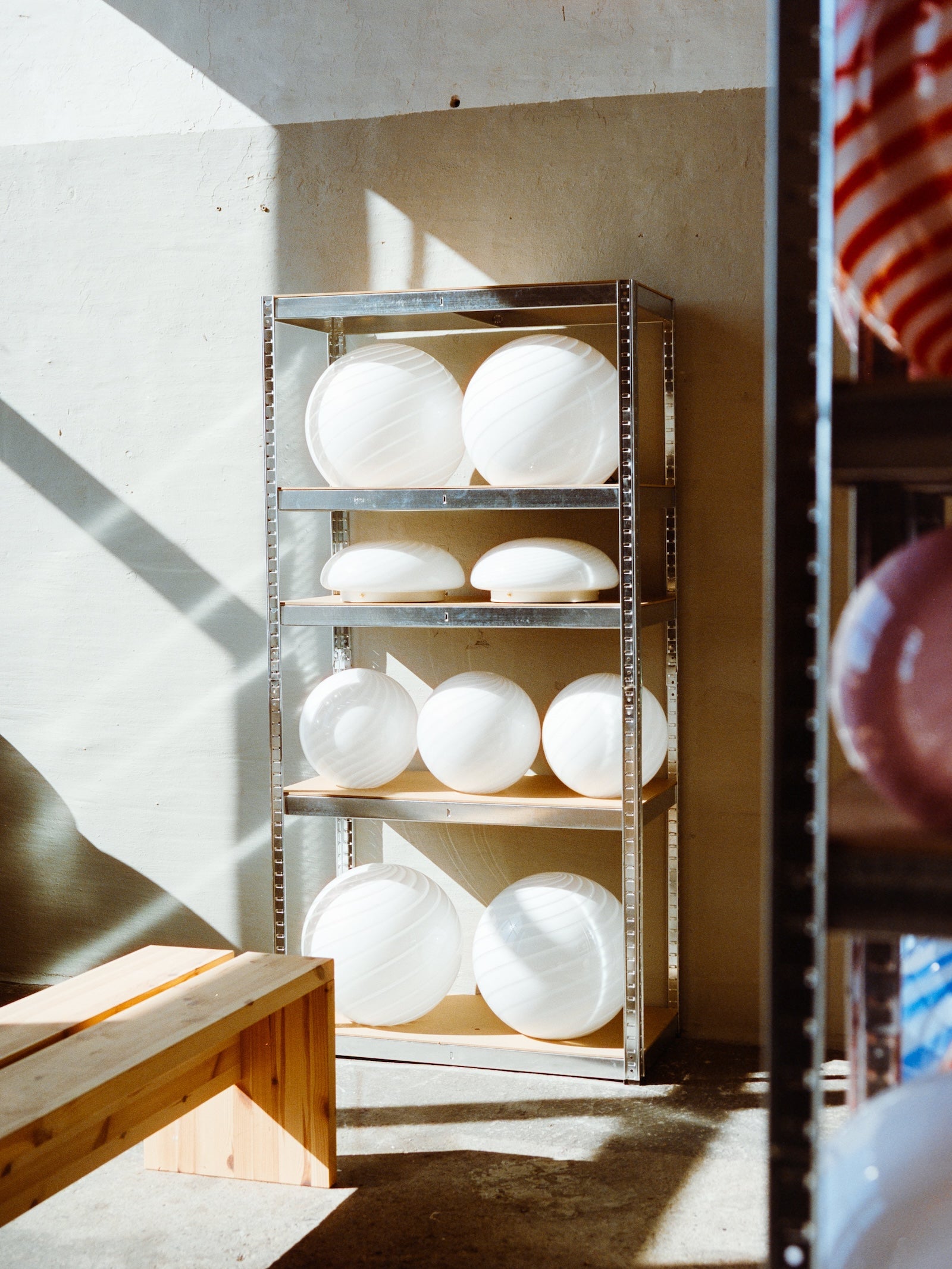 Murano Candy pendel vit swirl D:30 cm