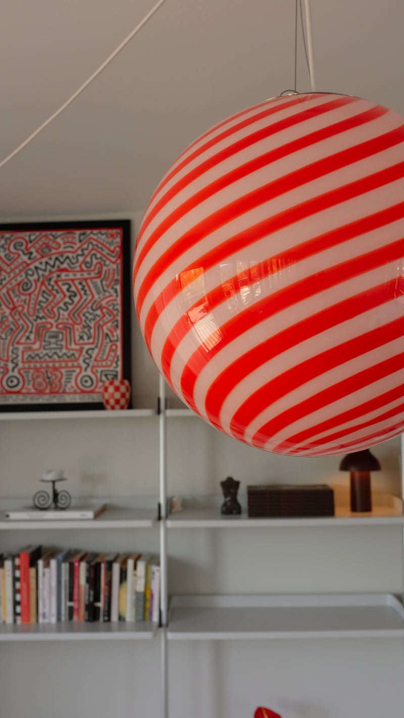 Stor Murano Candy pendel röd/vit swirl D:40 cm