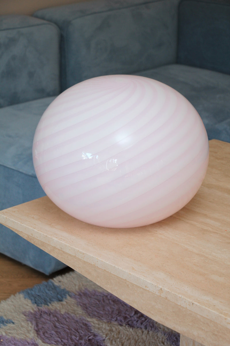 Stor Murano Candy oval pendel mjuk ljusrosa swirl D:40