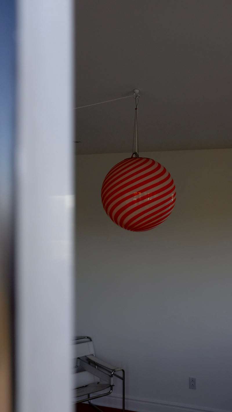 Stor Murano Candy pendel röd/vit swirl D:40 cm