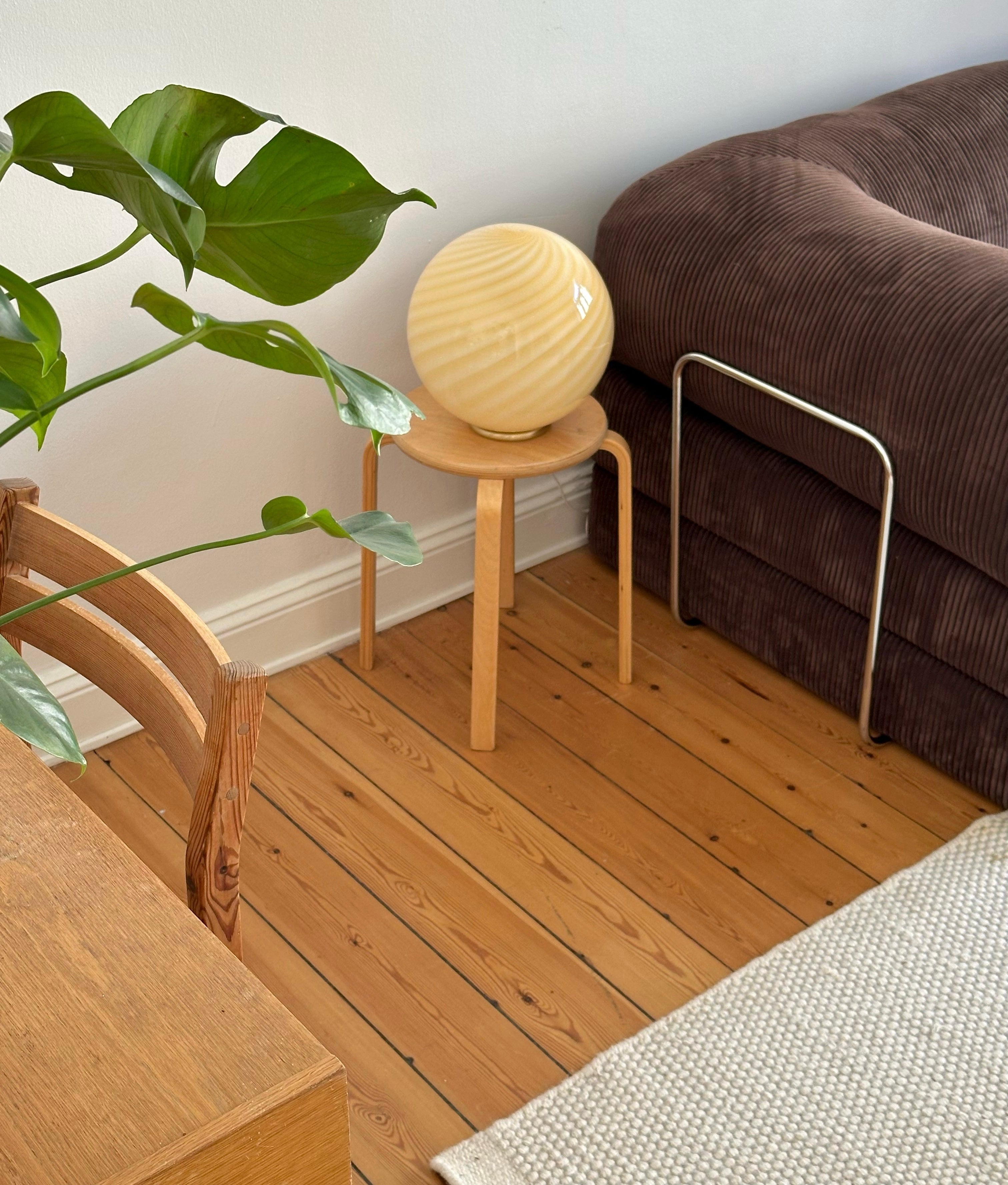 Murano Candy bordslampa gul swirl D:30 cm