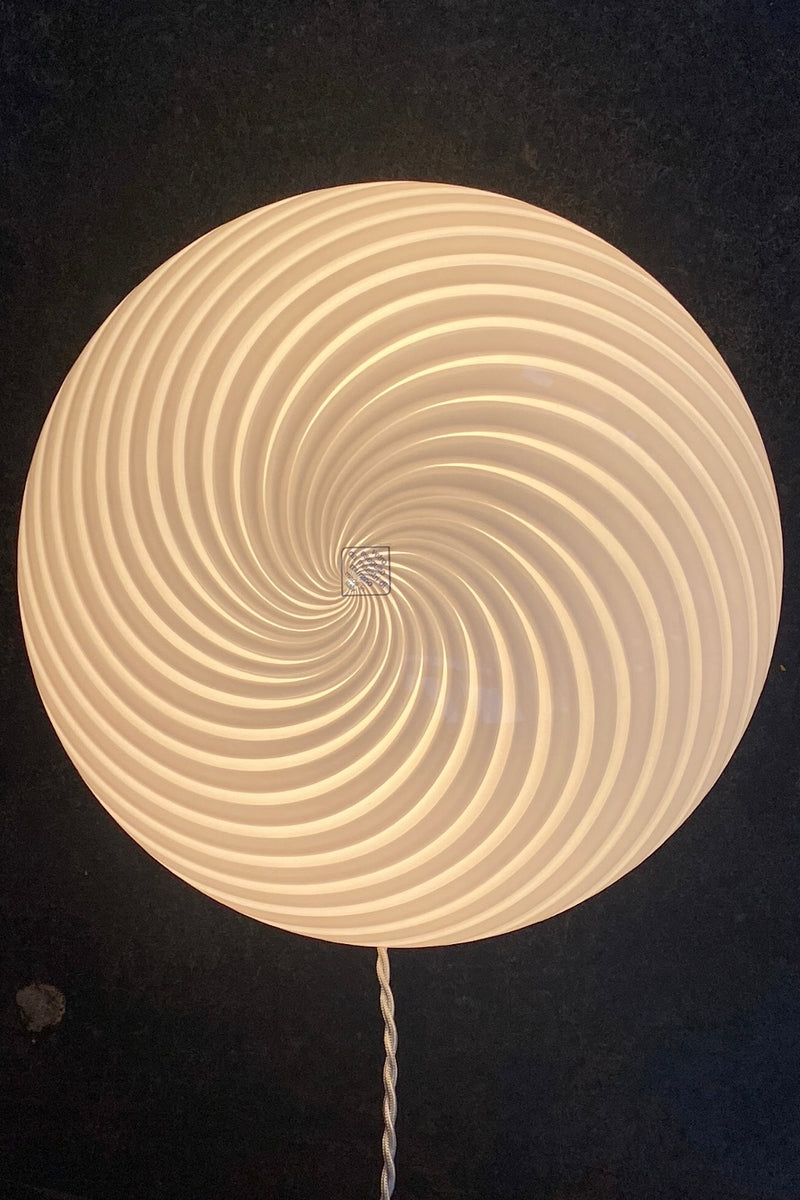 Vintage (ubrugt) Murano hvid swirl plafond loftlampe / væglampe D:36 cm