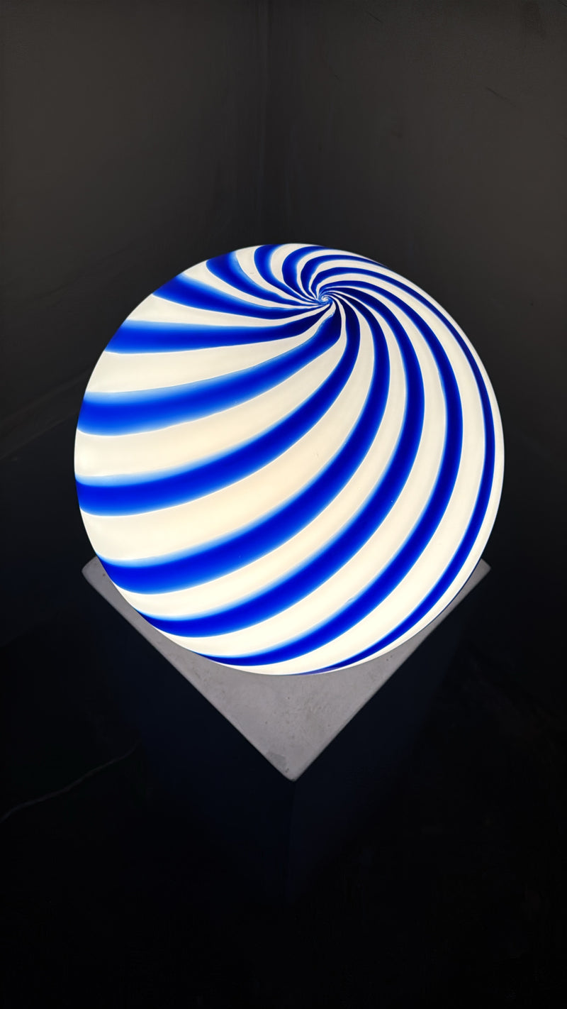 Murano Candy bordlampe koboltblå/hvid swirl D:30 cm