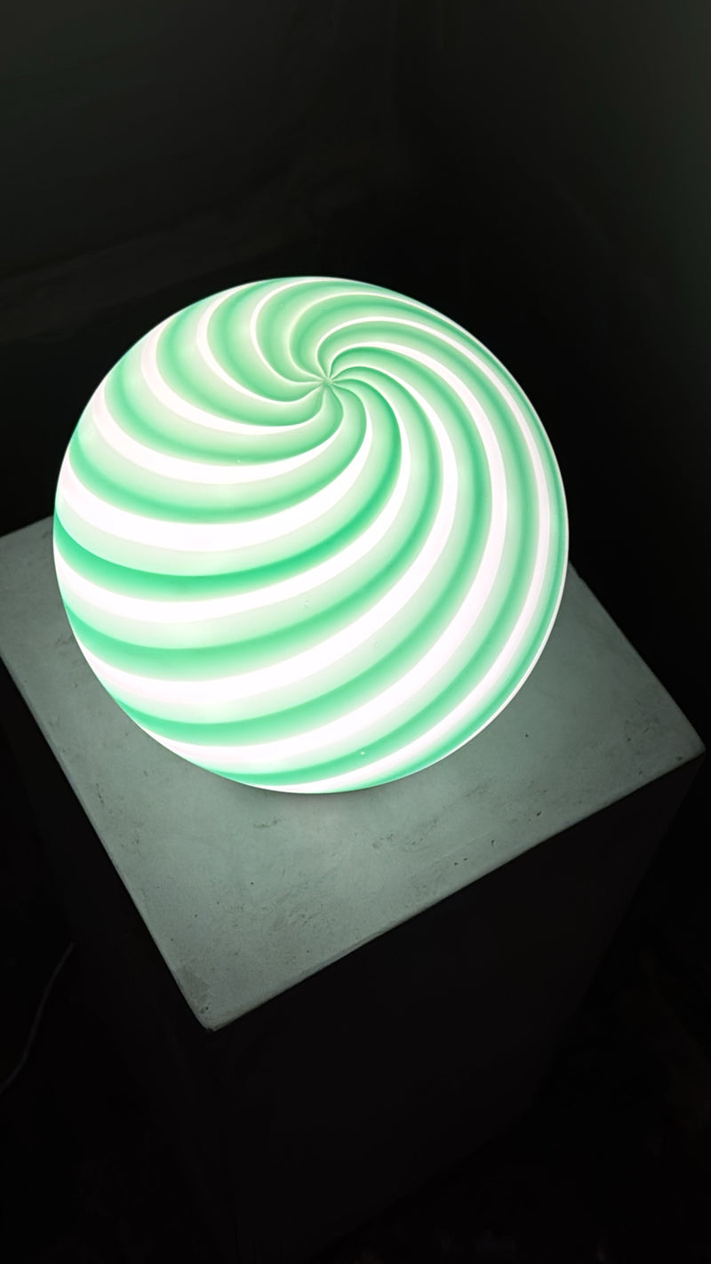 Murano Candy bordlampe grøn/hvid swirl D:20 cm