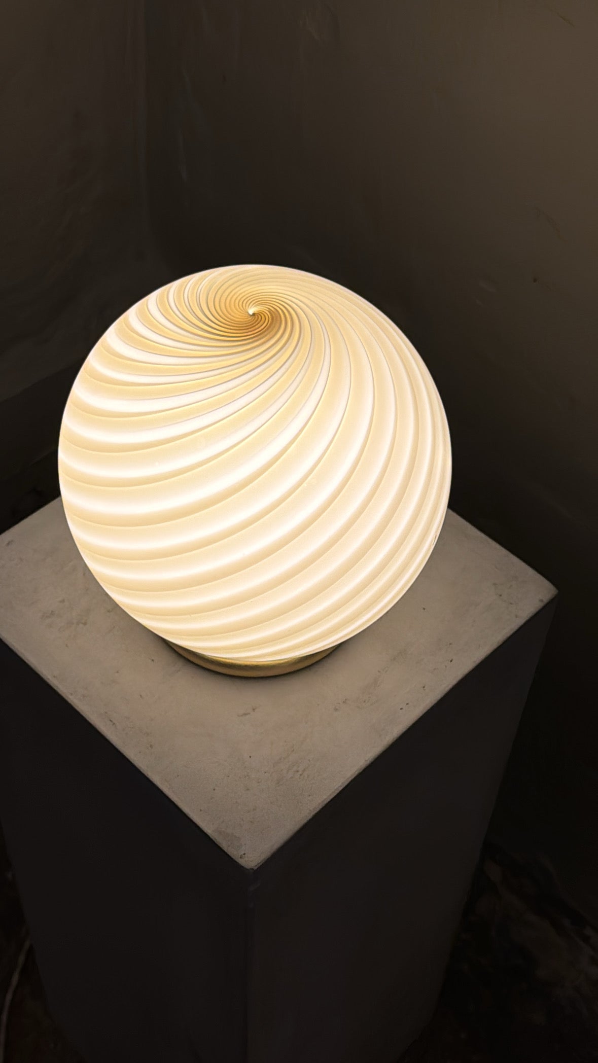 Murano Candy bordlampe grå brun swirl D:20 cm