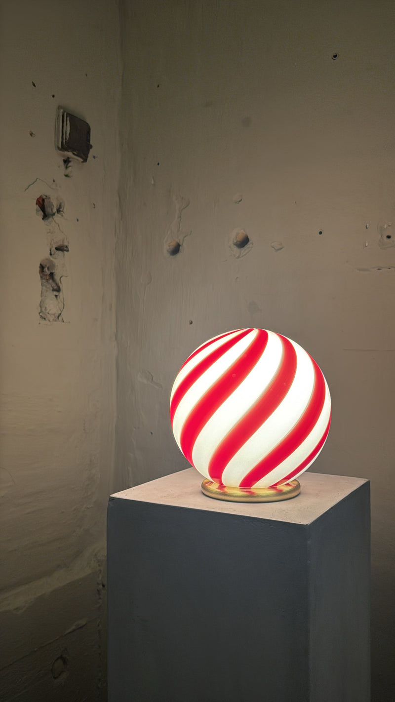 Murano Candy bordlampe bordeaux rød/hvid swirl D:20 cm