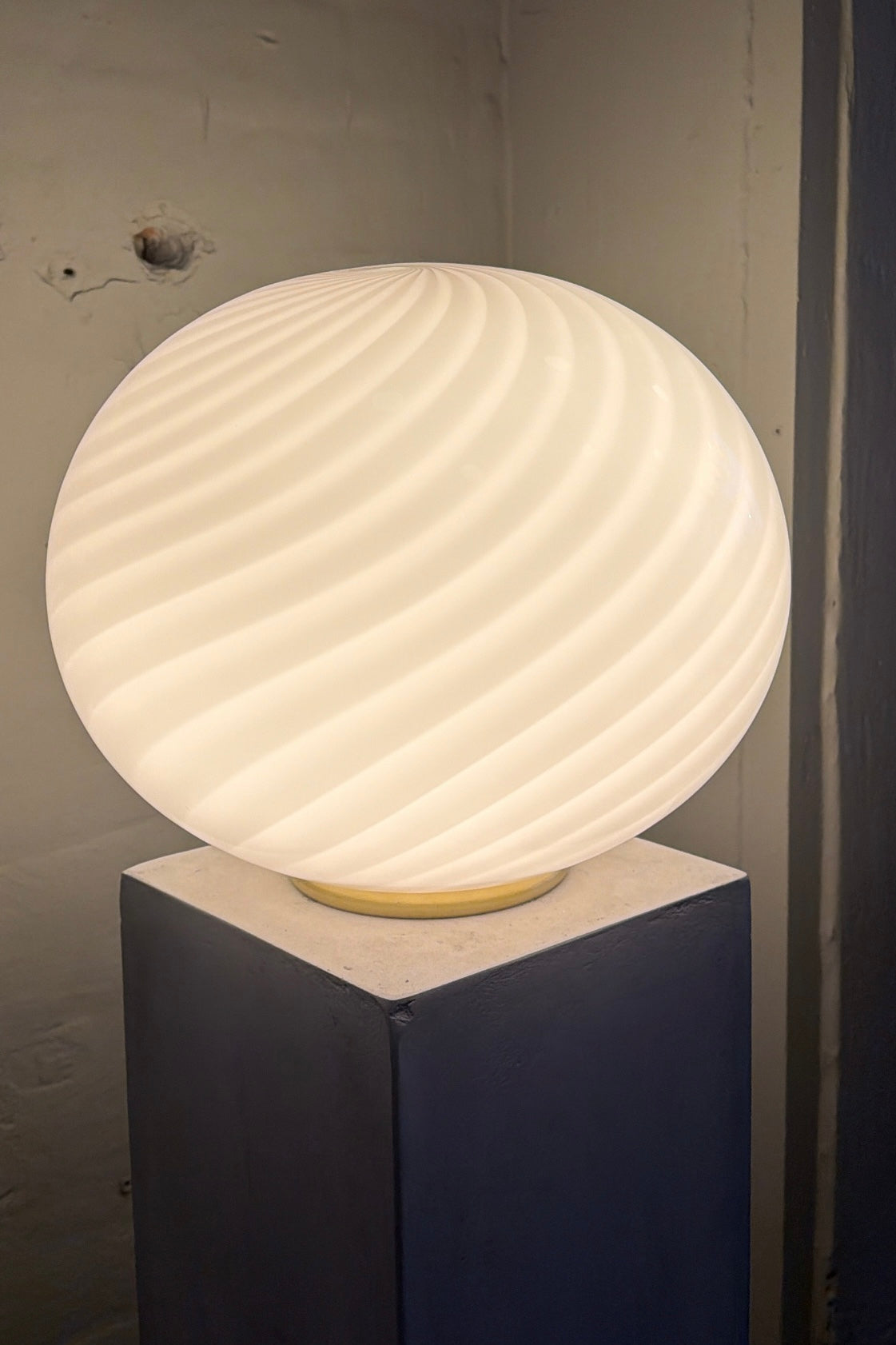 Murano Candy oval golvlampa mjuk ljusrosa swirl D:40 cm