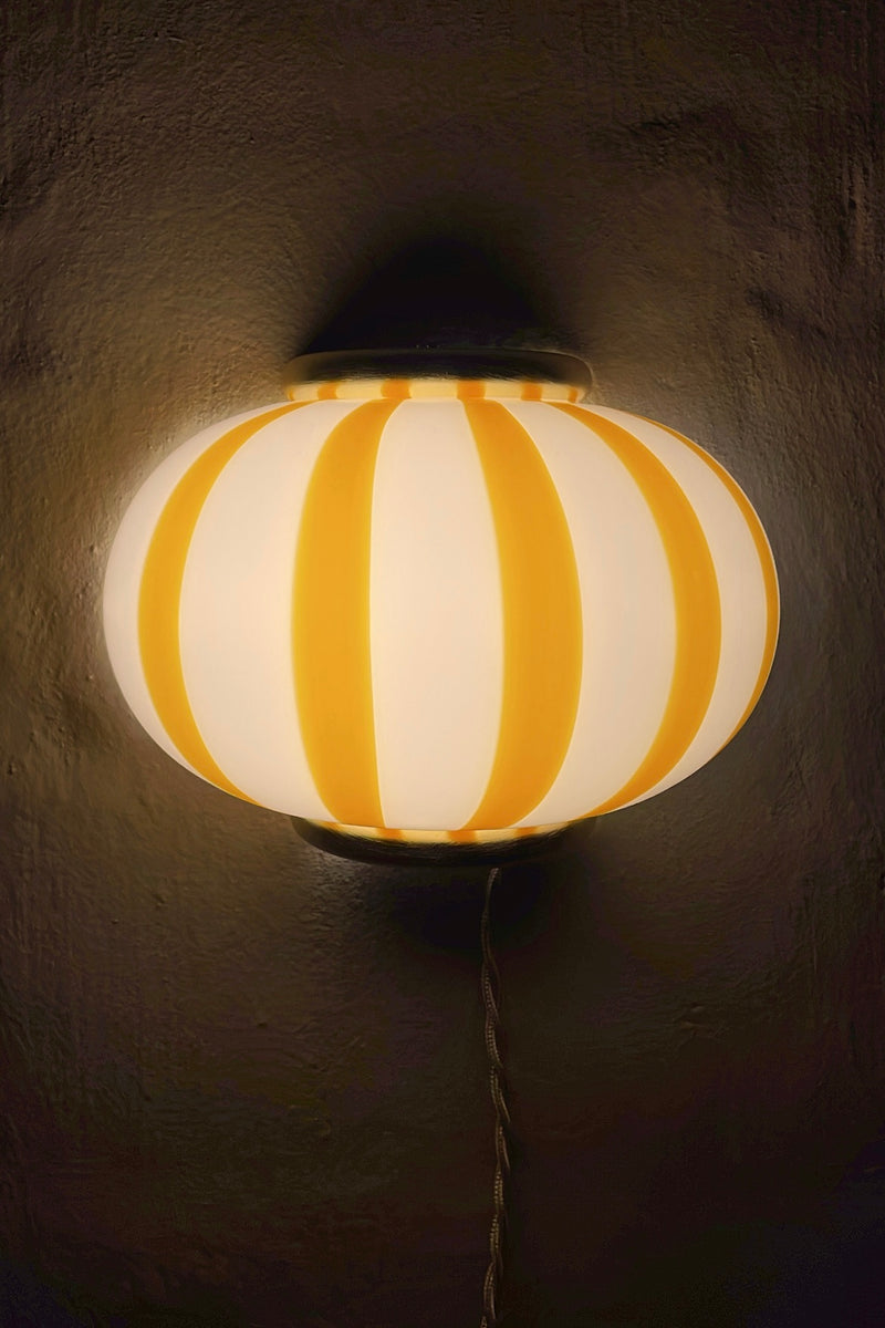 Murano Candy vägglampa gula ränder 21x15cm