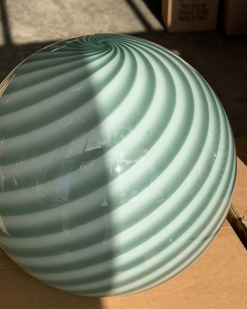 Murano Candy Tischlampe petrolgrün Swirl D:30 cm