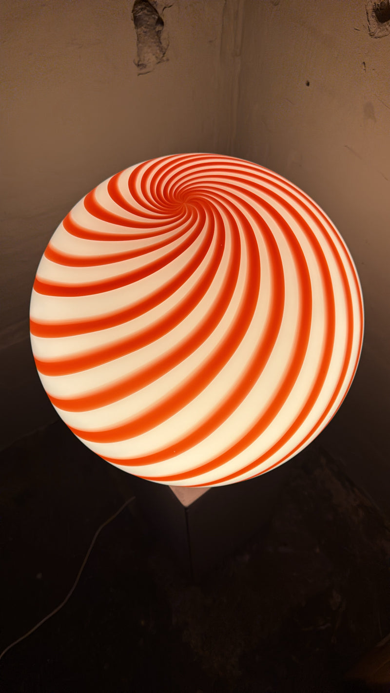 Murano Candy vloerlamp rood/wit swirl D:40 cm