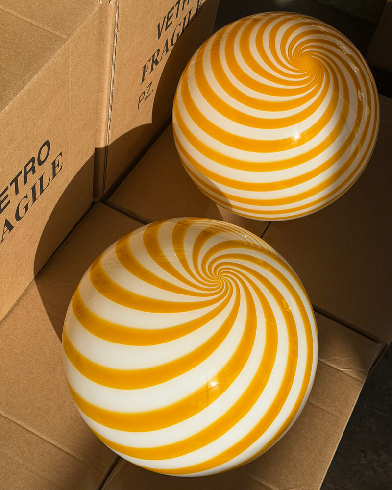 Murano Candy tafellamp geel/wit swirl D:30 cm