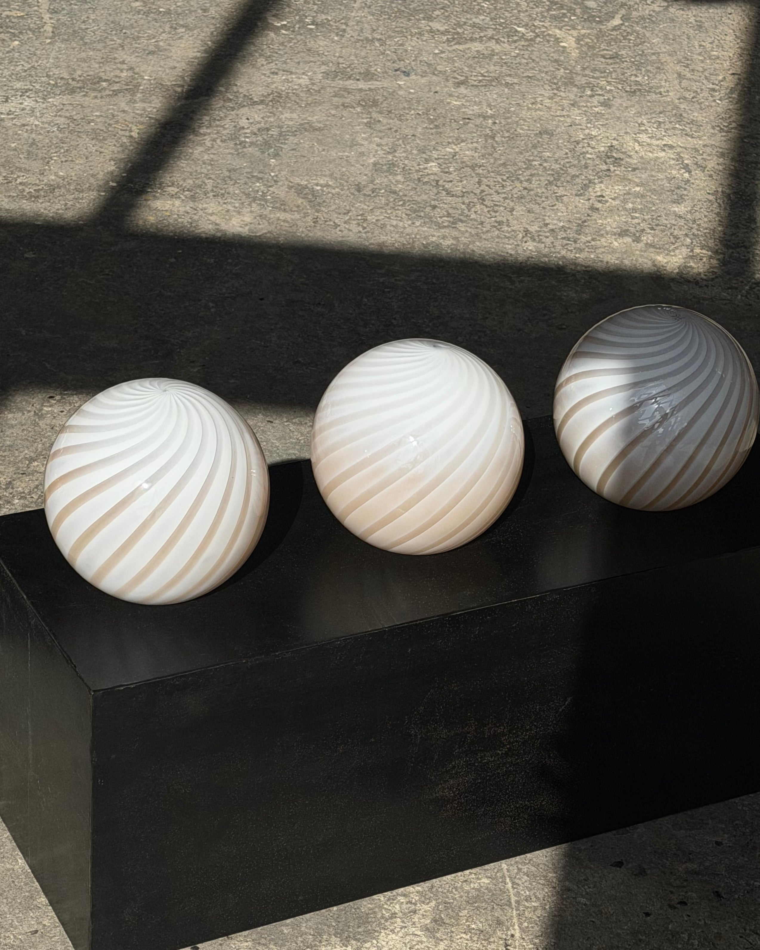 Murano Candy table lamp cream caramel swirl D:20 cm