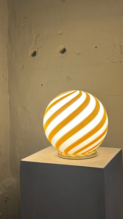 Murano Candy bordlampe gul/hvid swirl D:20 cm