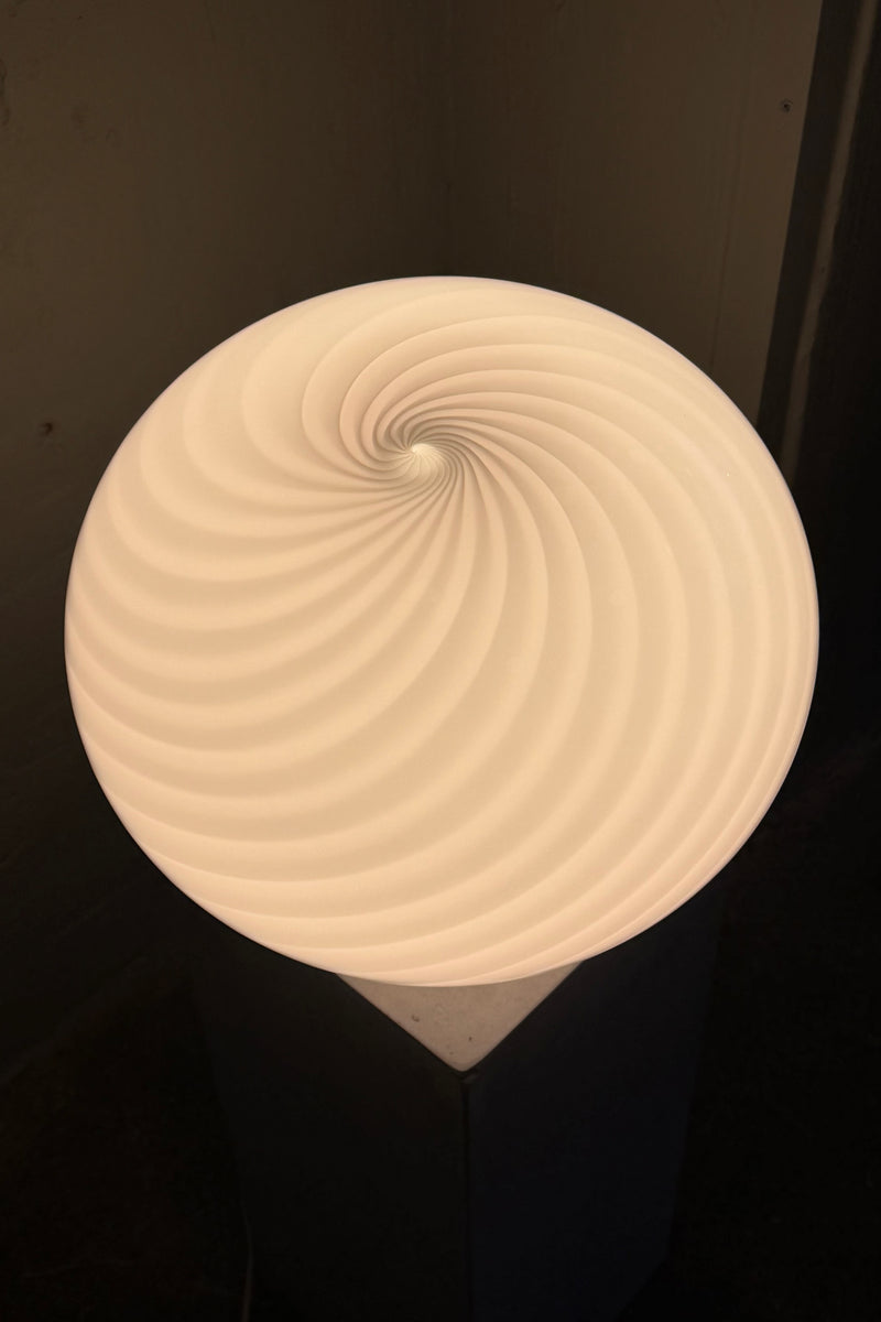 Murano Candy oval golvlampa mjuk ljusrosa swirl D:40 cm