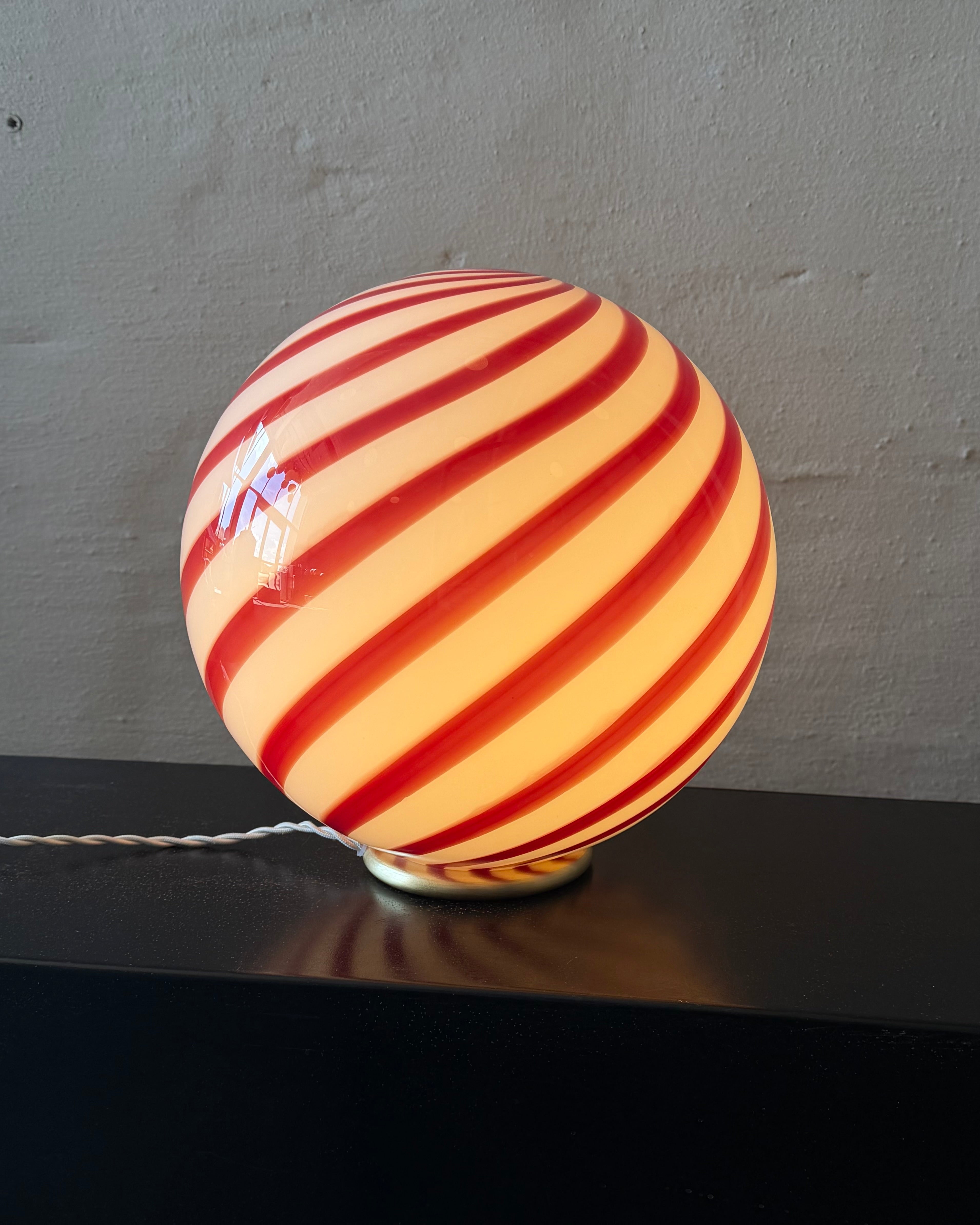 Murano Candy Tischlampe petrolgrün Swirl D:30 cm