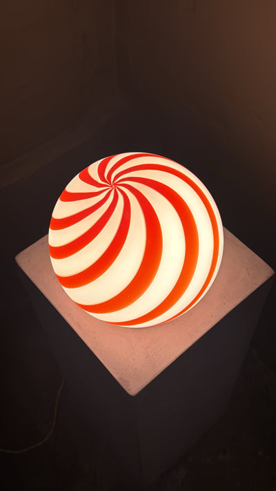 Murano Candy tafellamp rood/wit swirl D:20 cm
