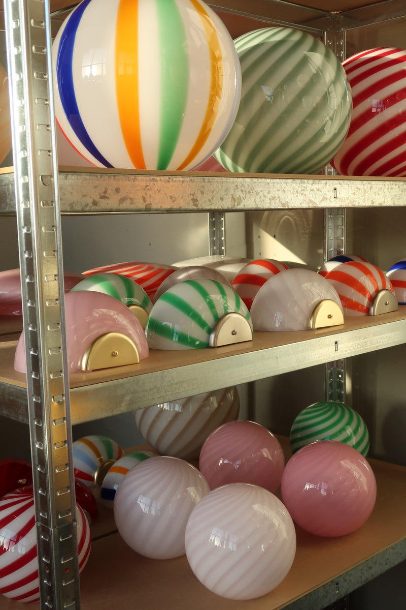 Murano Candy tafellamp zacht roze swirl D:20 cm