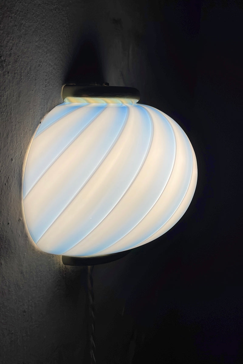 Murano Candy vägglampa blå swirl 21x15cm