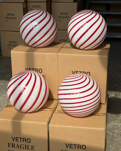 Murano Candy-Pendelleuchte bordeauxrot/weiß Swirl D:30 cm