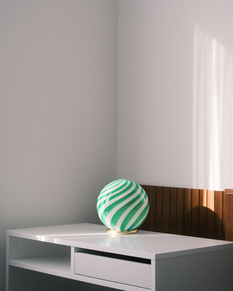 Murano Lampa stołowa Candy zielono-biała z efektem wiru Ø:20 cm