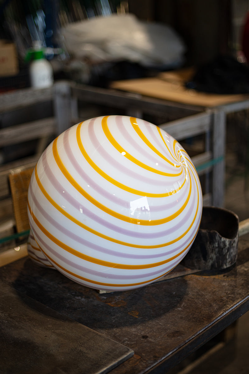 Murano Candy Pendelleuchte gelb/lila mit Wirbelmuster D:30 cm