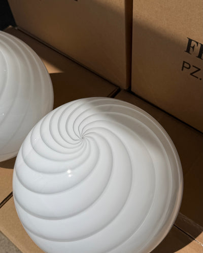 Murano Candy bordlampe hvit swirl D:30 cm