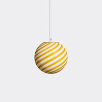 Murano Pendelleuchte in Gelb/Weiß mit Swirl-Muster, runder Form und elegantem Aufhängung, perfekt für Glück, leichte und luftige Atmosphäre