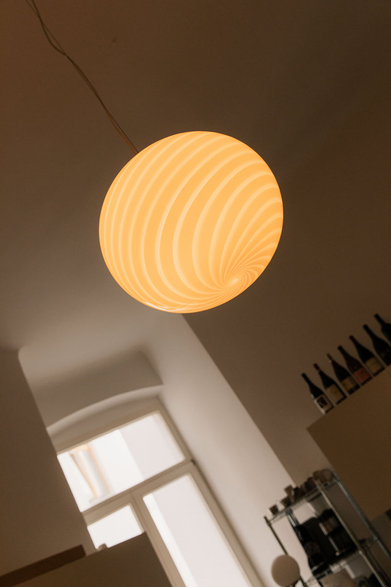 Große ovale Murano Candy Pendelleuchte Karamell-Creme-Swirl D:40 cm
