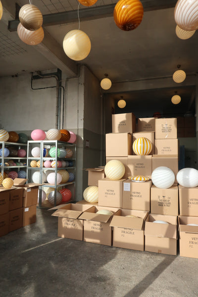 Stor Murano Candy oval pendel karamel creme swirl D:40 cm [archive]