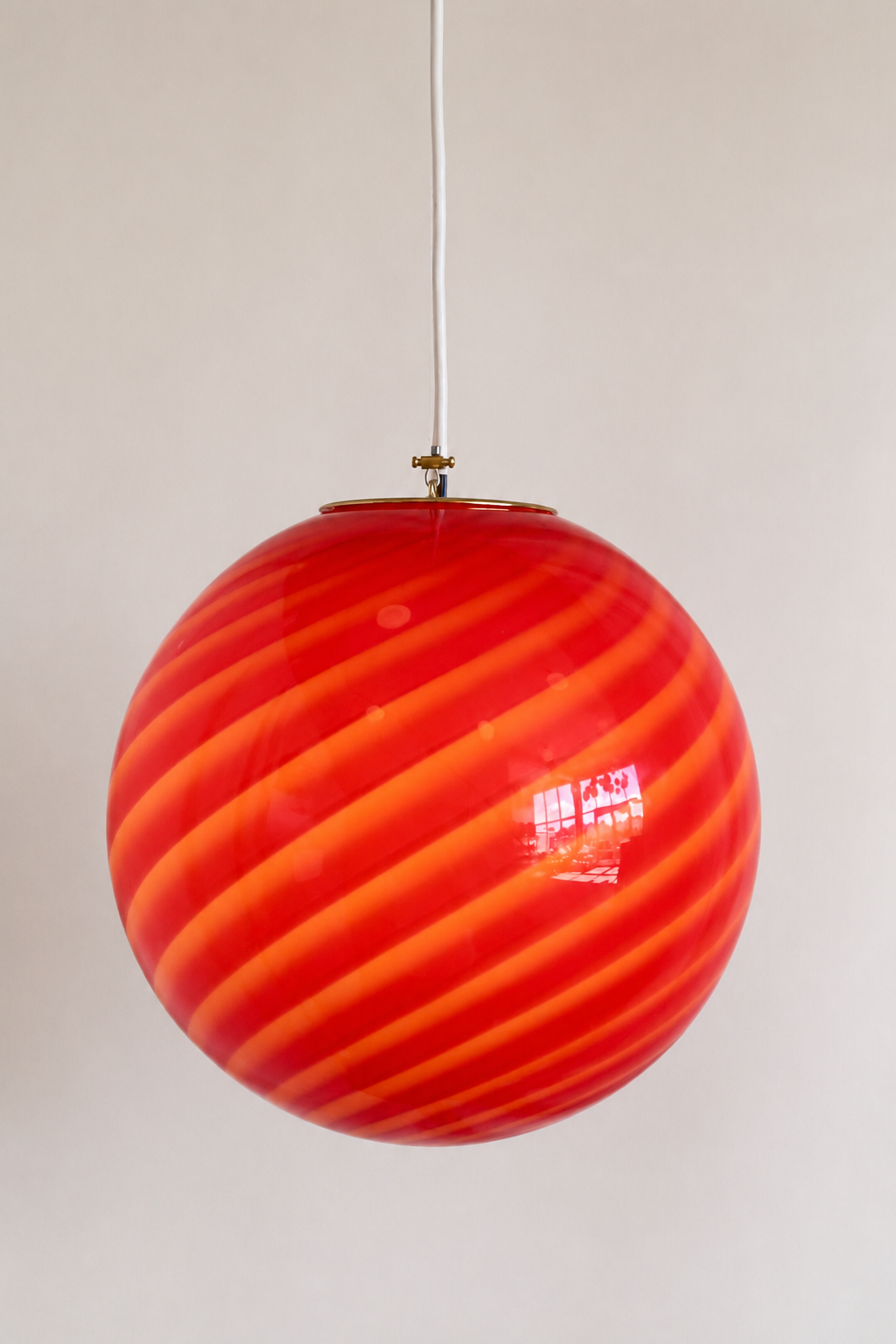 Murano Candy pendant deep red swirl D:30 cm
