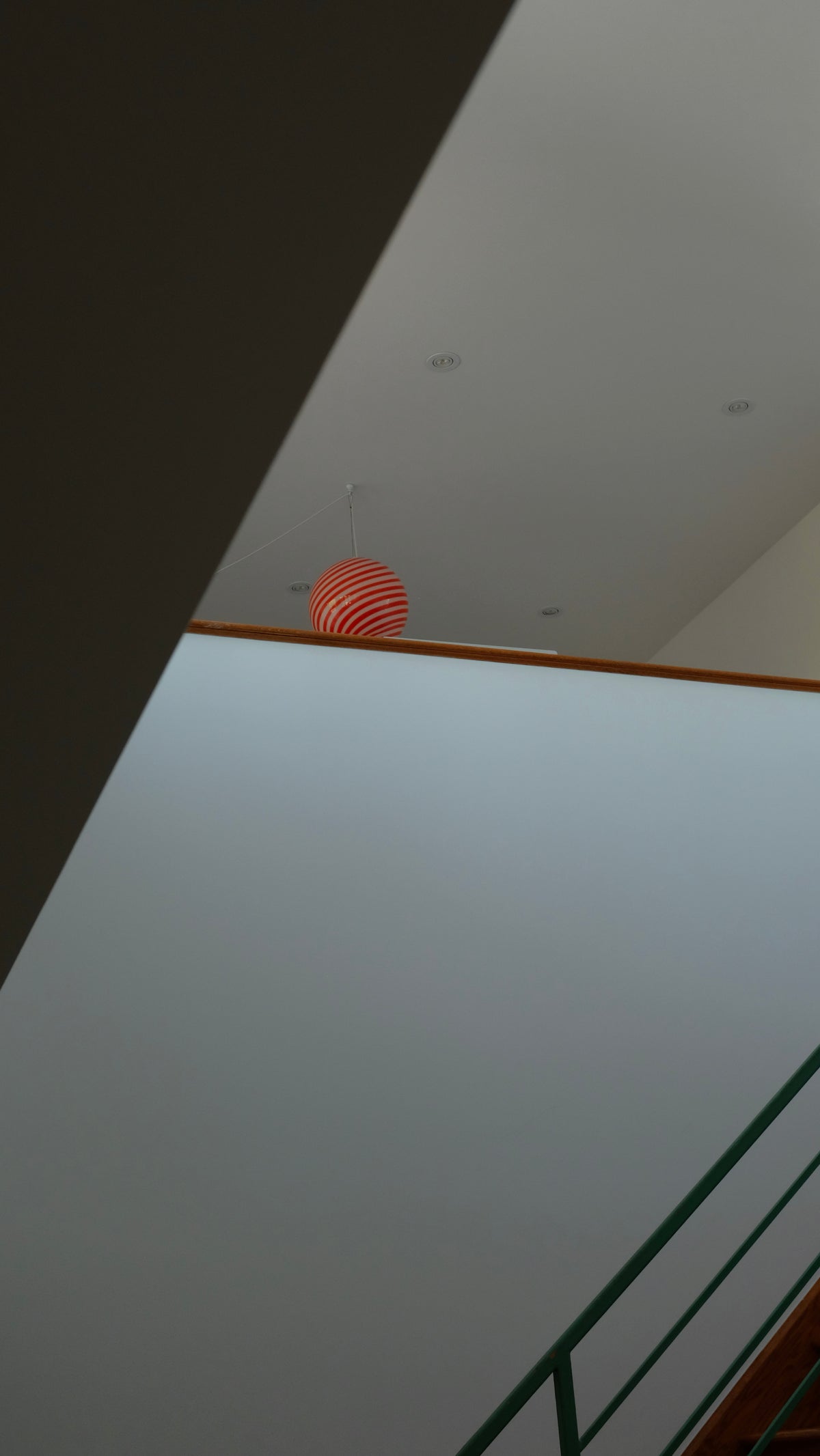 Stor Murano Candy pendel rød/hvid swirl D:40 cm
