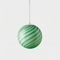 Murano hanglamp in groen/wit swirl-patroon, ronde vorm met glanzend oppervlak, hangend aan het plafond